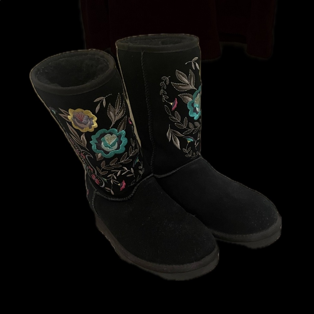 COPY - Embroidered Ugg Boots!!!